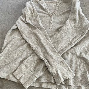 Women’s L.L. Bean Henley long- sleeved heavyweight knit shirt size XL
